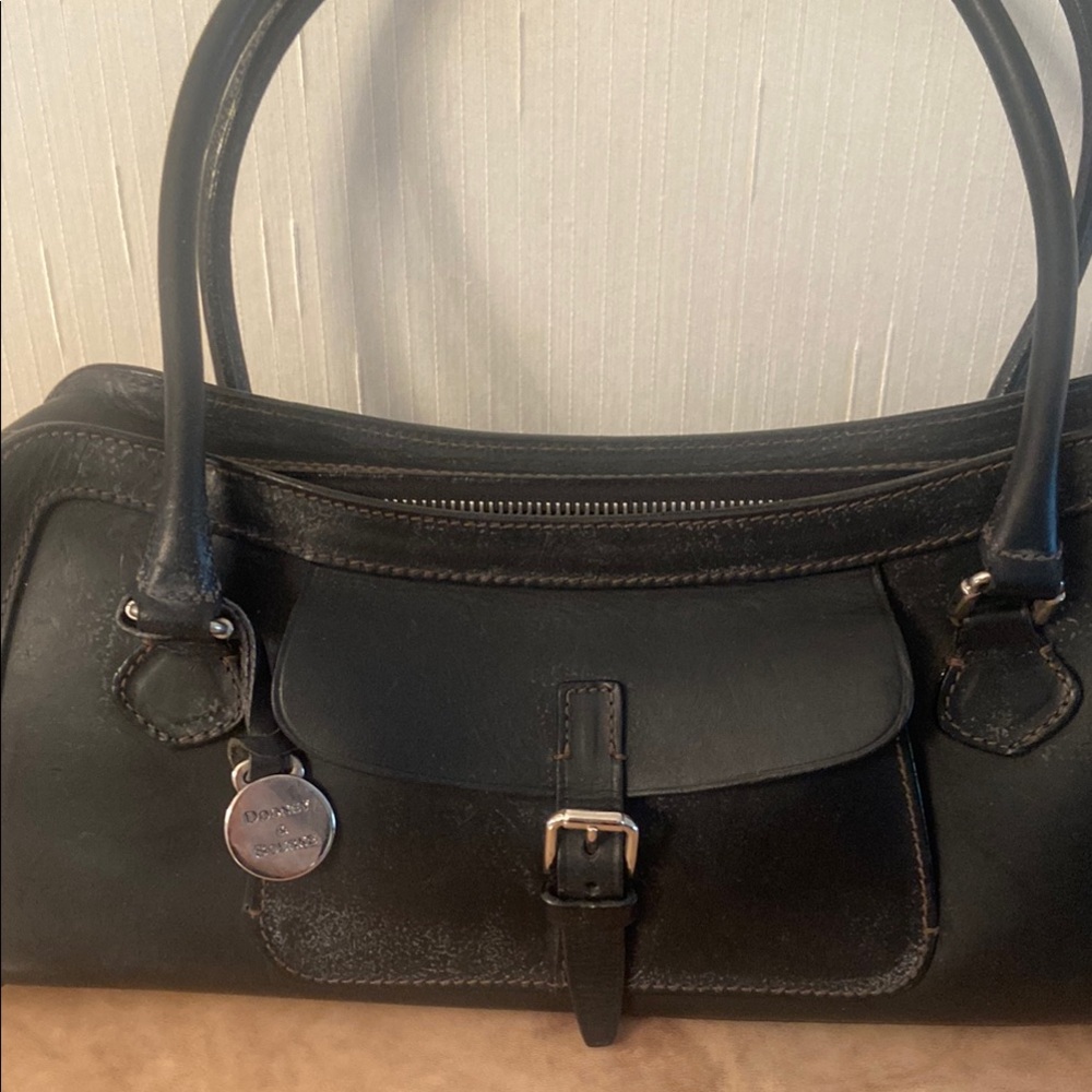 Dooney & Bourke Black Shoulder Bag with Classic Barrel Shape - Picture 2 of 10
